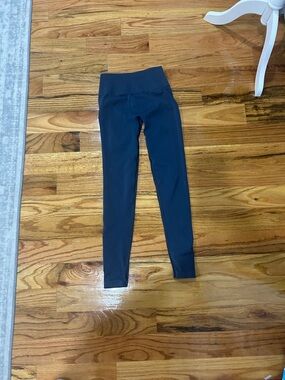 Alphalete Women’s Dark Blue High-Rise Leggings